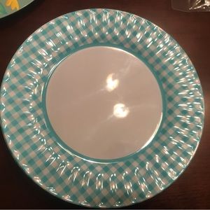 7 piece patterned plastic plate set